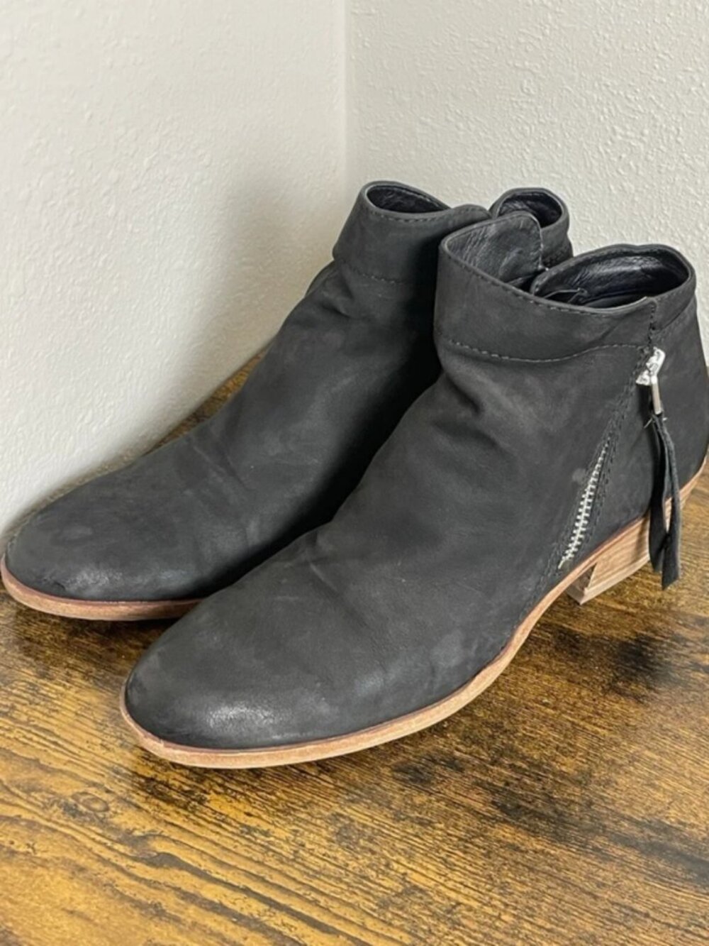 Sam Edelman Black Leather Ankle Boots 6 Boho Stacked Heel Zip Tassel Bootie